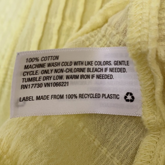 Universal Thread Flutter Sleeve Top - Picture 7 of 9